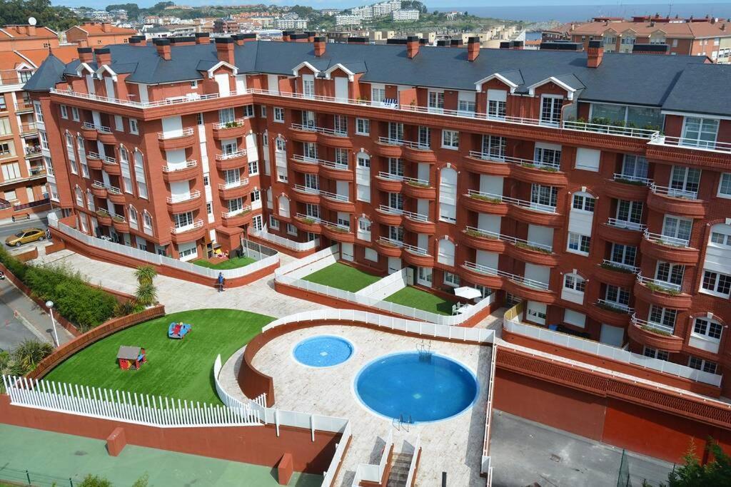 Apto Urbanización Piscina Céntrico Garaje Incluido Castro Urdiales Exterior foto