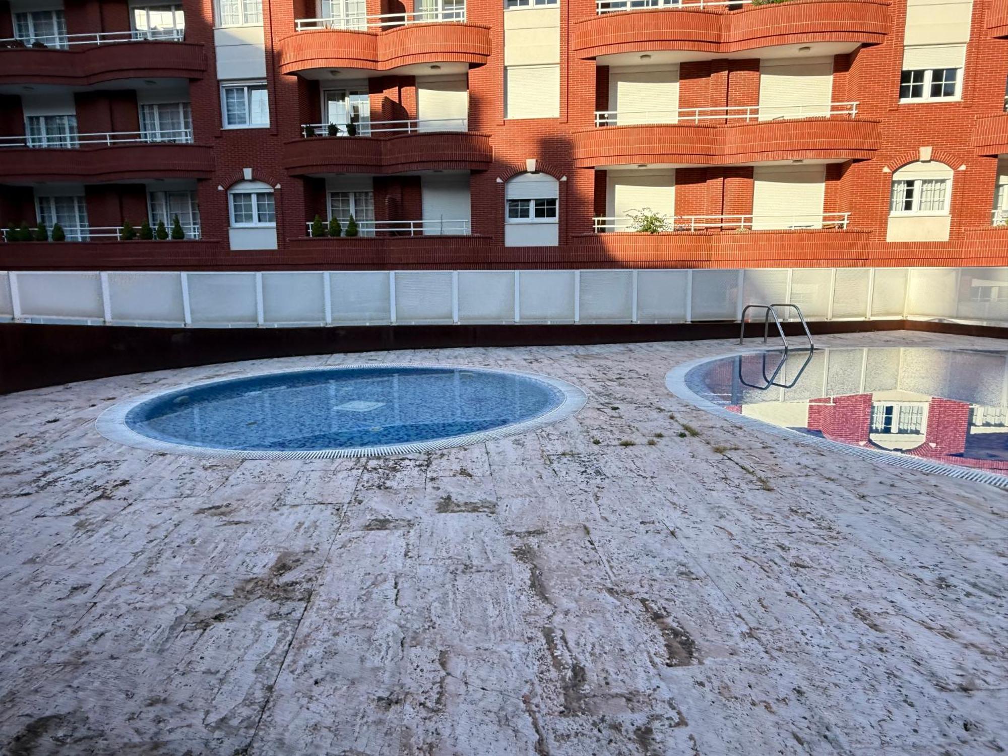 Apto Urbanización Piscina Céntrico Garaje Incluido Castro Urdiales Exterior foto