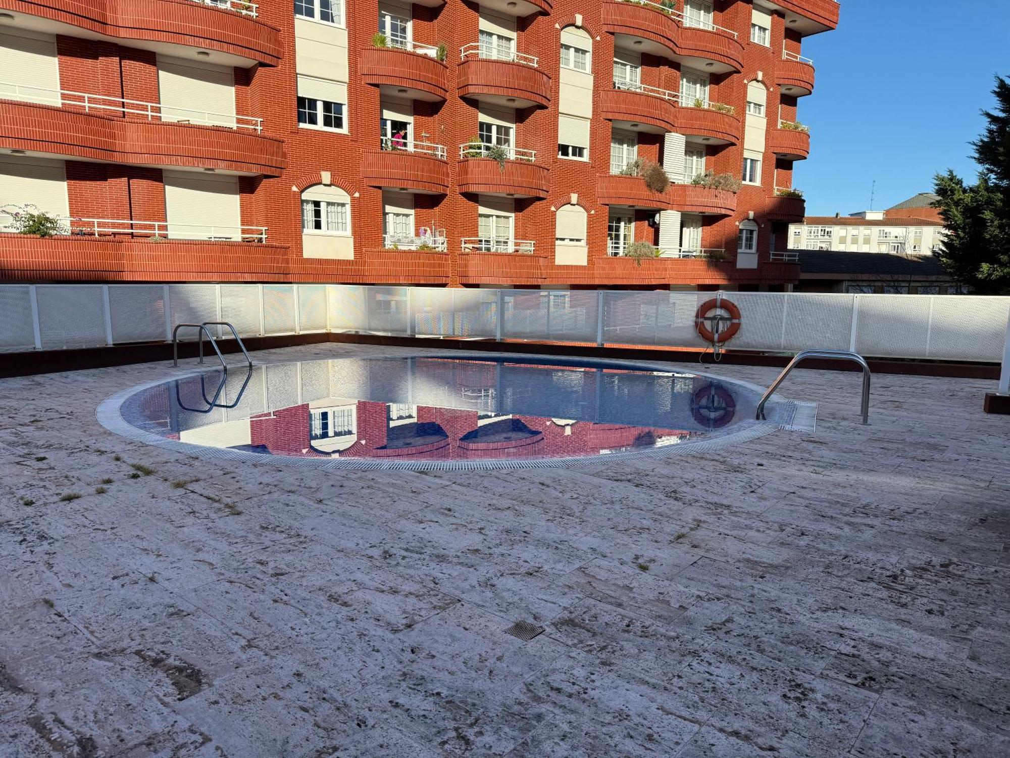Apto Urbanización Piscina Céntrico Garaje Incluido Castro Urdiales Exterior foto
